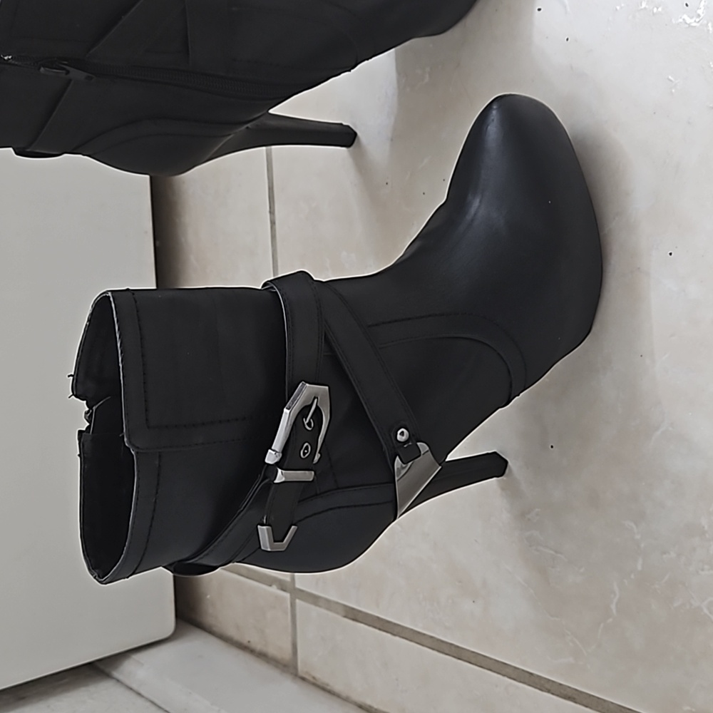 Boots black leather